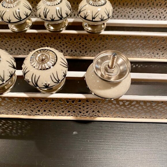 many sets of 6 new black & whiteceramic knobs/pull - Picture 5 of 7